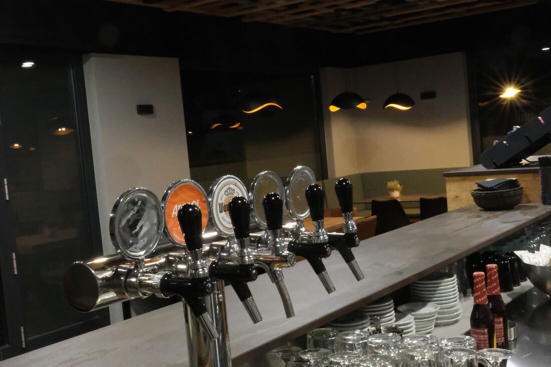 Spine della birra al bancone